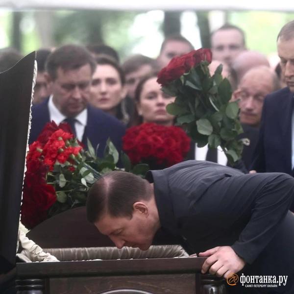 «Честь имею». Как в Петербурге проводили в последний путь Романа Старовойта «Честь имею». Как в Петербурге проводили в последний путь Романа Старовойта