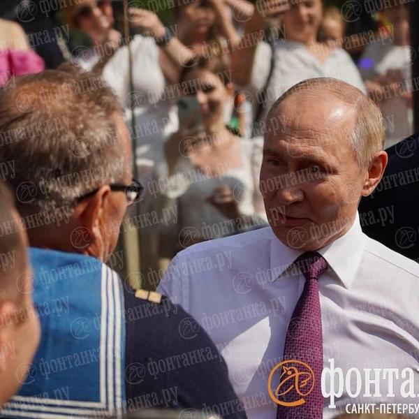 Вот к нам и вернулся 2007-й. Петербург отмечает День ВМФ без размаха последних лет 