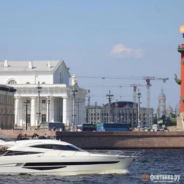 Вот к нам и вернулся 2007-й. Петербург отмечает День ВМФ без размаха последних лет 