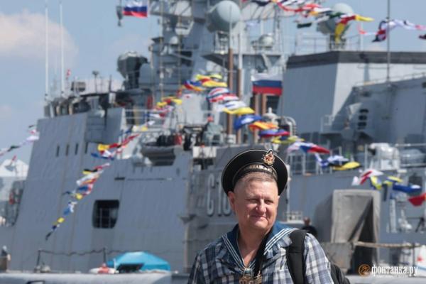 Вот к нам и вернулся 2007-й. Петербург отмечает День ВМФ без размаха последних лет 