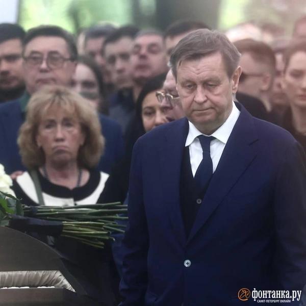 «Честь имею». Как в Петербурге проводили в последний путь Романа Старовойта «Честь имею». Как в Петербурге проводили в последний путь Романа Старовойта