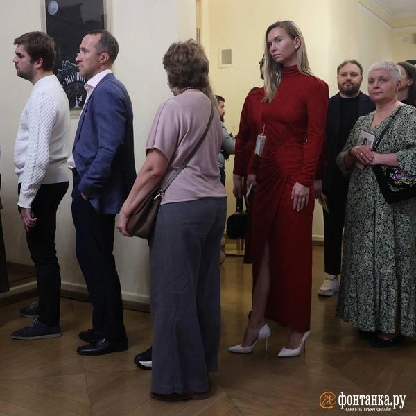 Уж полночь близится, а Кехмана всё нет. Михайловский открыл сезон «Пиковой дамой» Уж полночь близится, а Кехмана всё нет. Михайловский открыл сезон «Пиковой дамой»