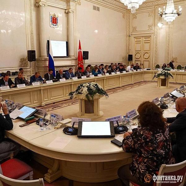&laquo;Парламент стал более открытым&raquo;. Александр Бельский &mdash; о пешеходном Петербурге, выходе с &laquo;Театральной&raquo; и запрете гаджетов для детей