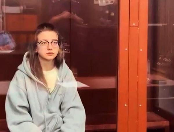 То ли эхо медийной войны. В чем обвиняют &laquo;железную леди&raquo; Смольного и петербургского блогера