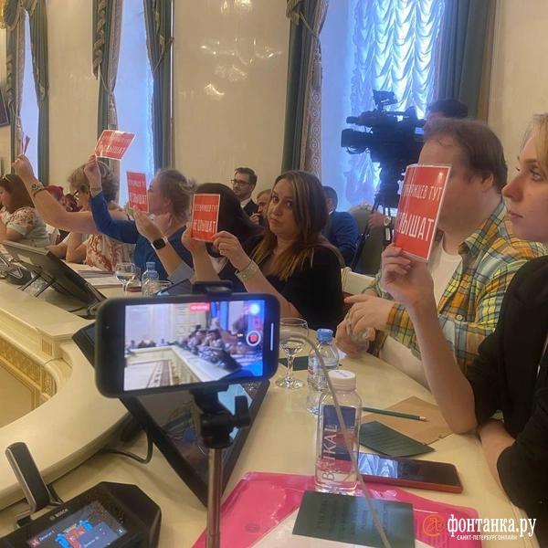 &laquo;Парламент стал более открытым&raquo;. Александр Бельский &mdash; о пешеходном Петербурге, выходе с &laquo;Театральной&raquo; и запрете гаджетов для детей