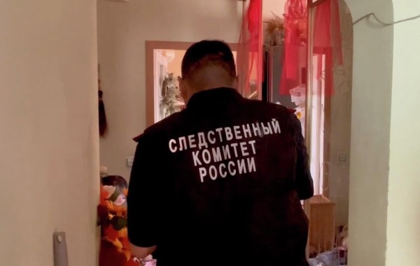 В Якутске двух 16-летних девушек арестовали по делу об убийстве матери и ее сына
