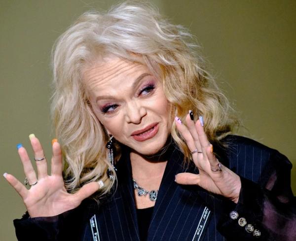 Бойкот и отказ в доставке. Как общество отреагировало на возврат квартиры Долиной 