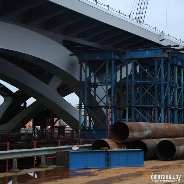 Два моста у одной реки. Кто построит переправы через Неву