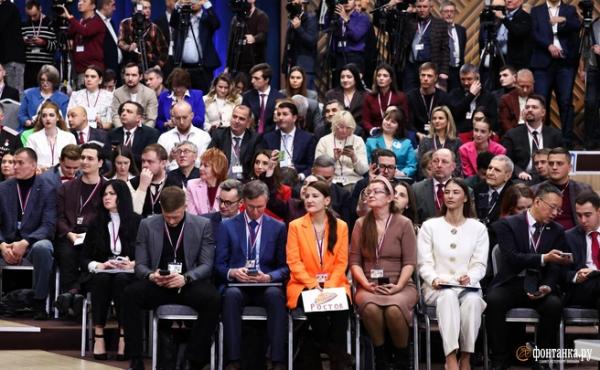 &laquo;Мы думали о будущем&raquo;: главные тезисы Путина с прямой линии &mdash; об Украине, экономике и вызовах