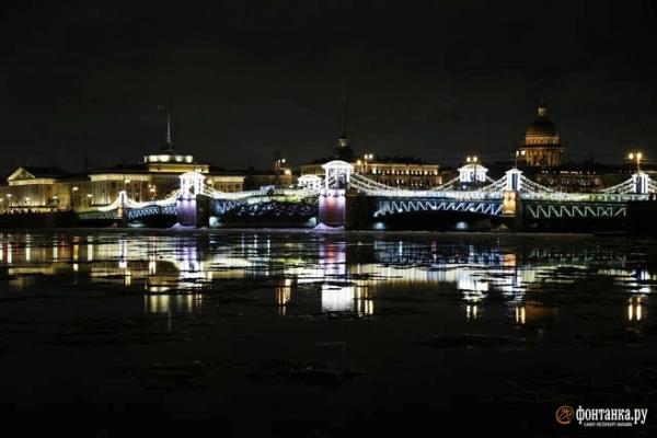 Гуляем по новогоднему Петербургу с &laquo;Фонтанкой&raquo;
