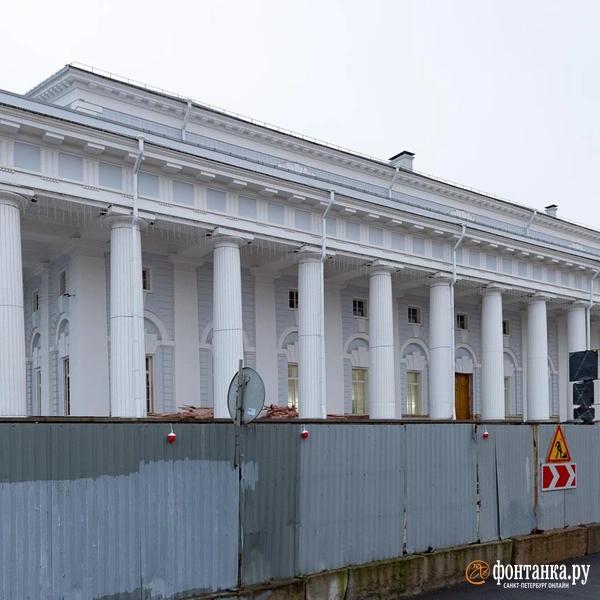 Главное &mdash; маневр. Что происходит на Бирже, чей реставратор арестован