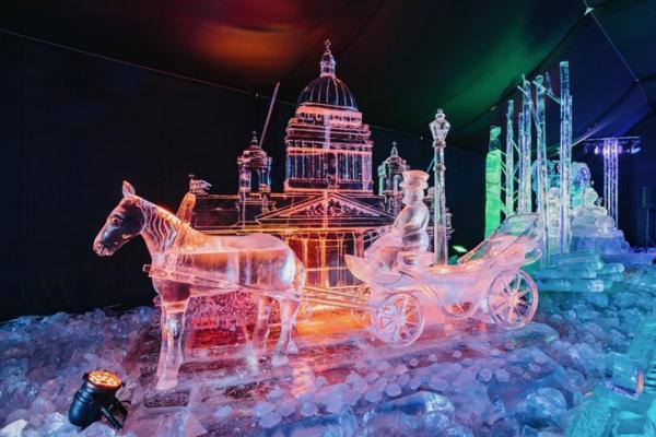 Куда пойти 26&ndash;28 декабря: новогодние колядки в Александринке, Рождество дель арте в Фонтанном доме и лошади в Этнографическом