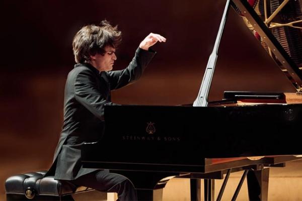 Куда пойти 19&ndash;21 декабря: &laquo;Поэтория&raquo; в Мариинском, юбилей Карла Росси, &laquo;Разворот&raquo; в &laquo;Севкабель Порту&raquo;