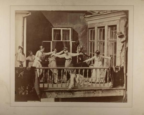 Куда пойти 12&ndash;14 декабря: &laquo;Площадь Искусств&raquo;, выставка Бенуа в Манеже, каток на Конюшенной, Earlymusic