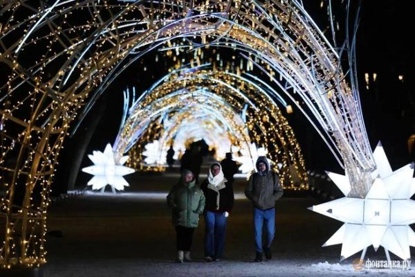 Гуляем по новогоднему Петербургу с &laquo;Фонтанкой&raquo;