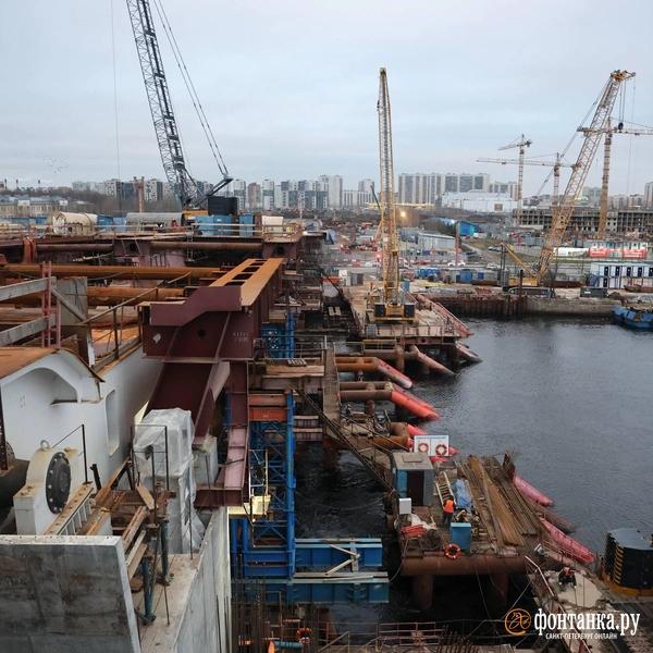 Два моста у одной реки. Кто построит переправы через Неву