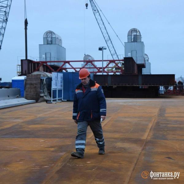 Два моста у одной реки. Кто построит переправы через Неву