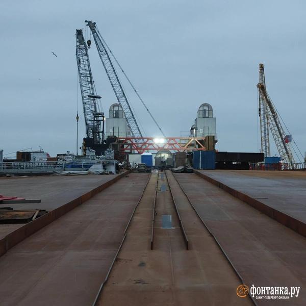 Два моста у одной реки. Кто построит переправы через Неву