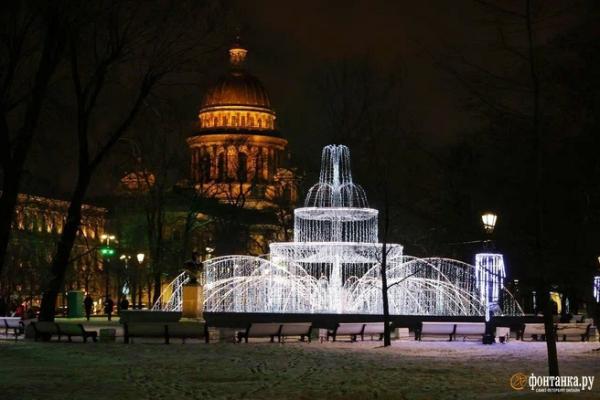 Гуляем по новогоднему Петербургу с &laquo;Фонтанкой&raquo;