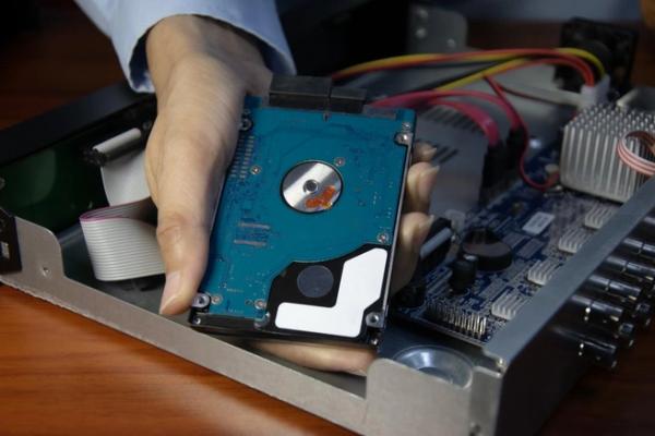 До беспамятства. Компьютеры и жесткие диски прибавляют в цене по 30% в неделю 