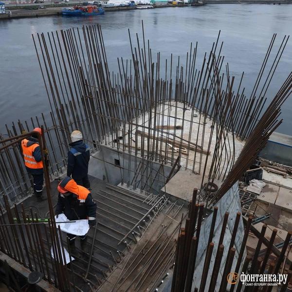 Два моста у одной реки. Кто построит переправы через Неву