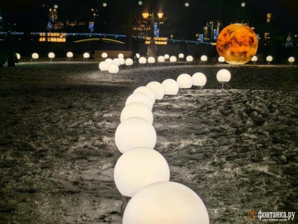 Гуляем по новогоднему Петербургу с &laquo;Фонтанкой&raquo;