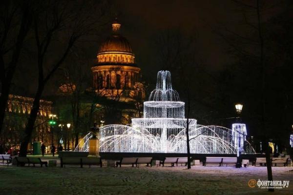 Гуляем по новогоднему Петербургу с &laquo;Фонтанкой&raquo;
