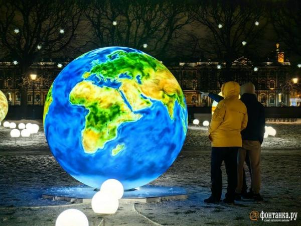 Гуляем по новогоднему Петербургу с &laquo;Фонтанкой&raquo;