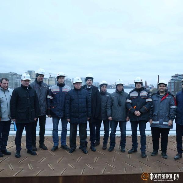 Два моста у одной реки. Кто построит переправы через Неву