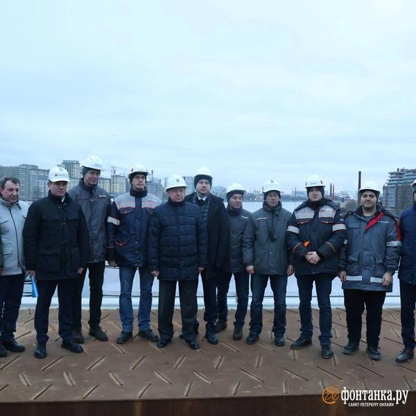 Два моста у одной реки. Кто построит переправы через Неву