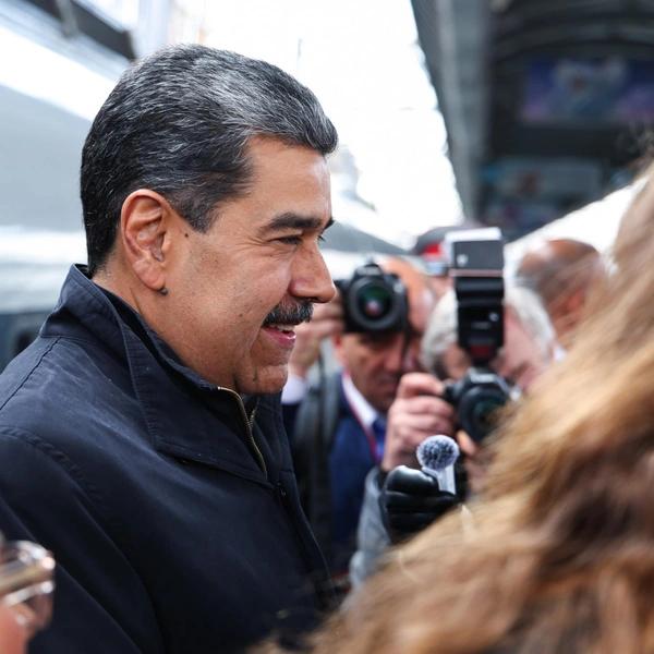 &laquo;Это родной город Владимира Путина&raquo;. Как Мадуро в последний раз приезжал в Петербург