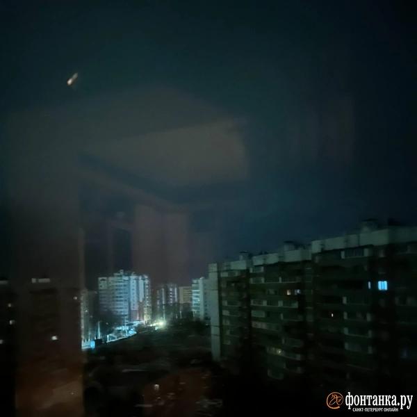 Свечи и очереди на АЗС. Журналист &laquo;Фонтанки&raquo; ходит по Белгороду, чтобы найти интернет и показать, что творится в городе