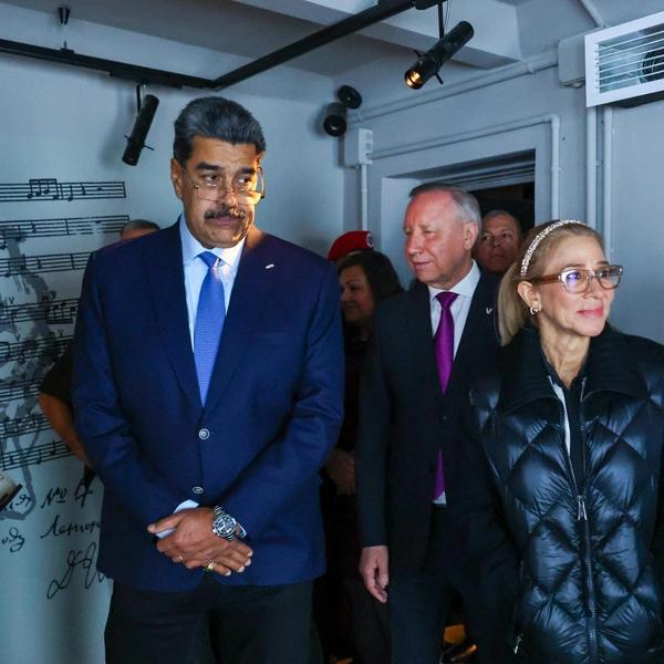 &laquo;Это родной город Владимира Путина&raquo;. Как Мадуро в последний раз приезжал в Петербург