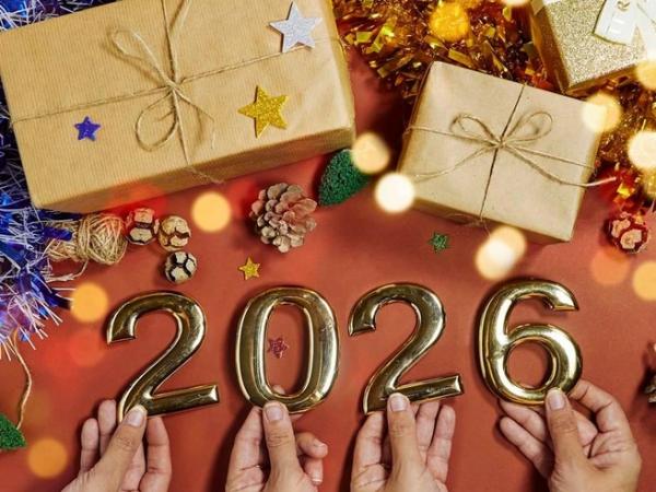 &laquo;Фонтанка&raquo; встретила Новый год по сценарию нейросетей и подвела с ними итоги. Плакали всей редакцией 