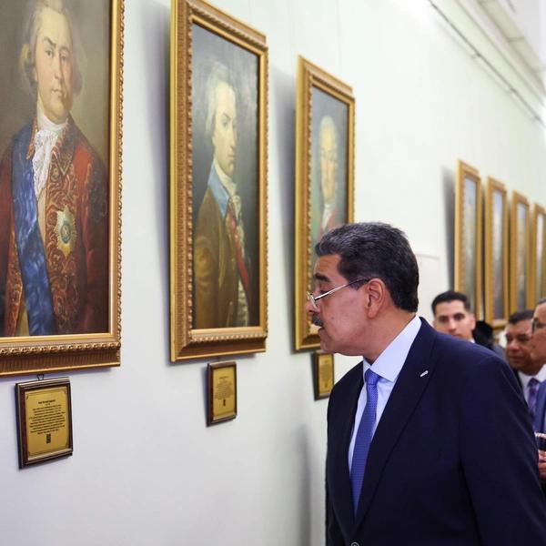 &laquo;Это родной город Владимира Путина&raquo;. Как Мадуро в последний раз приезжал в Петербург