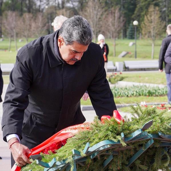 &laquo;Это родной город Владимира Путина&raquo;. Как Мадуро в последний раз приезжал в Петербург