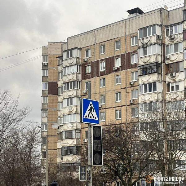 Свечи и очереди на АЗС. Журналист &laquo;Фонтанки&raquo; ходит по Белгороду, чтобы найти интернет и показать, что творится в городе