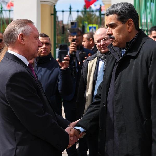 &laquo;Это родной город Владимира Путина&raquo;. Как Мадуро в последний раз приезжал в Петербург