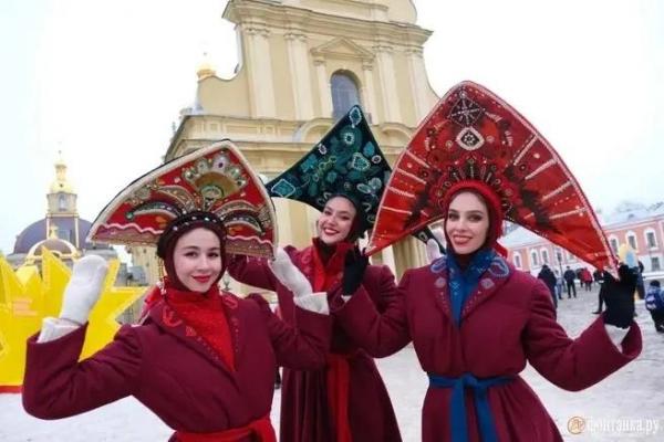 Куда пойти 20&ndash;23 февраля: тюльпаны в Ботаническом саду, &laquo;Северное солнце&raquo; в Царском Селе, &laquo;детектив&raquo; по делу античной статуи и Масленица