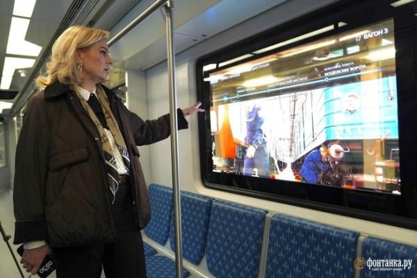 Вагон с сюрпризом. На синюю линию метро Петербурга вывели &laquo;Балтийцев-2&raquo;