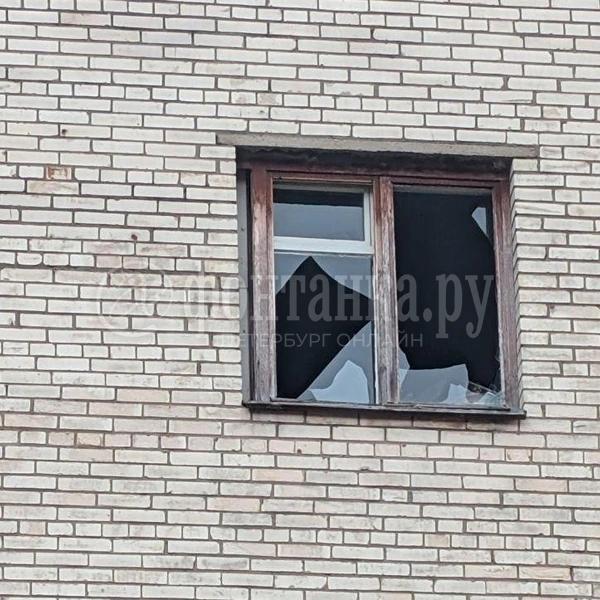 &laquo;И сразу вспышка, бабах!&raquo; Первые кадры и комментарии из Кронштадта после сегодняшней ночи