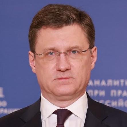 Чудеса: нефть дорожает, а бензин в Петербурге &mdash; почти нет