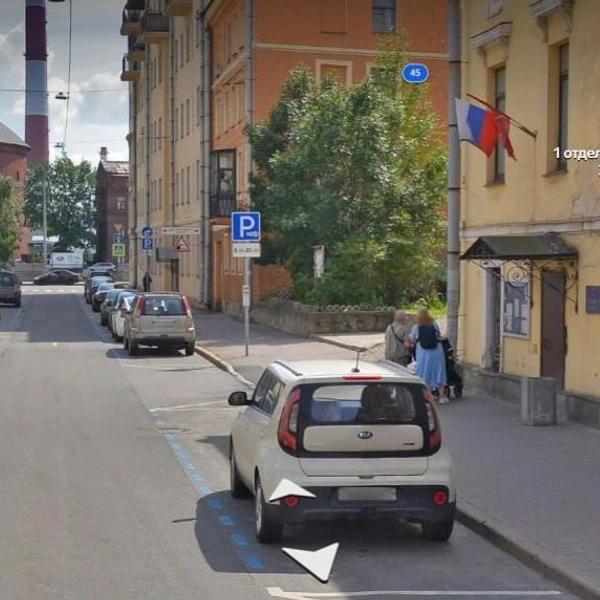 Как повесили, так и держится. Что еще за платная парковка только для своих появилась в Петербурге?