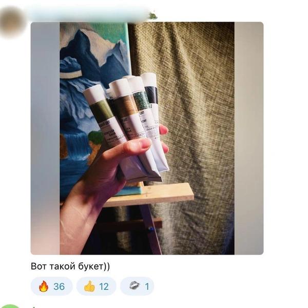 Букет с вантузом. Женщины показали подарки на 8 Марта в соцсетях