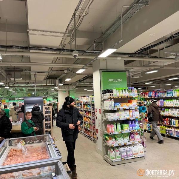 Смерть на &laquo;Перекрёстке&raquo;. Как гибель посетителя в Петербурге встряхнула бизнес продуктового гиганта 