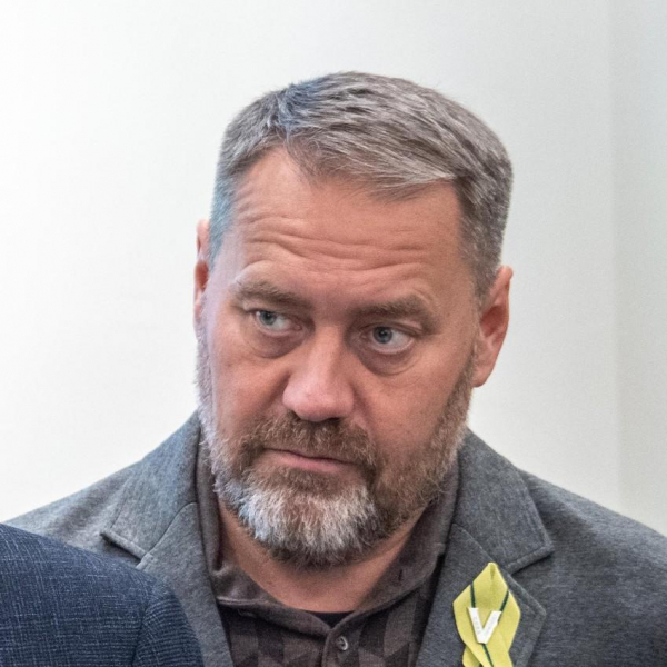 &laquo;Театральная&raquo; и &laquo;Лахта&raquo; породнились через &laquo;Роснефть&raquo;. Как воткнуть метро среди заправок