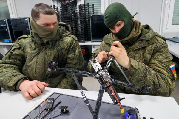 Ждите инженера из академа. Студентам предлагают вступить в войска БПЛА в обмен на бюджет