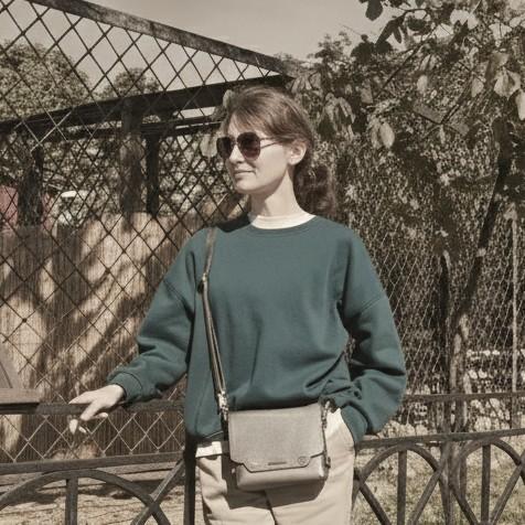 К Дню защитника Отечества &laquo;Аврору&raquo; украсили флагами, а Дворцовый мост озарил триколор