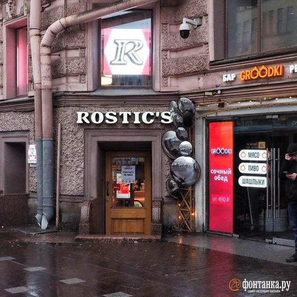 Иностранные вывески запретили, но они никуда не делись. &laquo;Фонтанка&raquo; выяснила почему