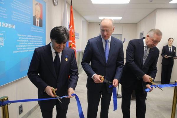 Бассейн на месте котлована. В восстановленном здании Пробирной палаты открылся спортивный центр